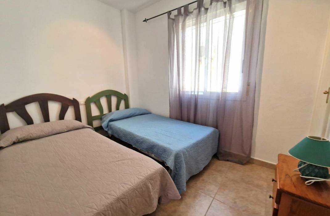 Resale - Bungalow - Torrevieja