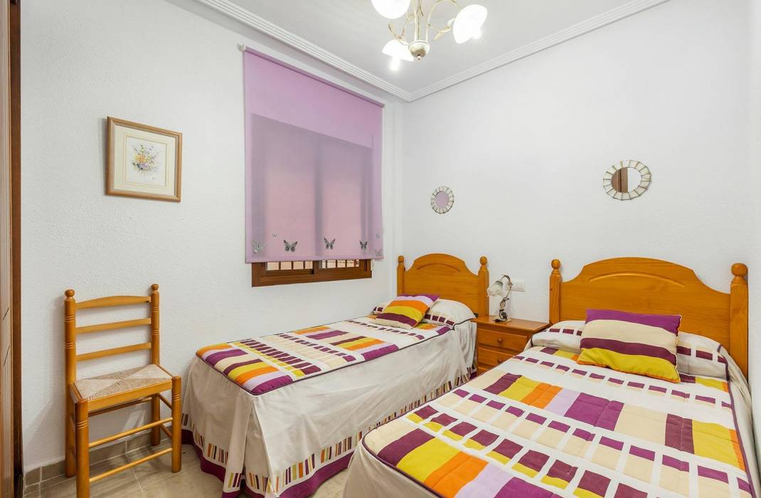 Resale - Bungalow - Torrevieja