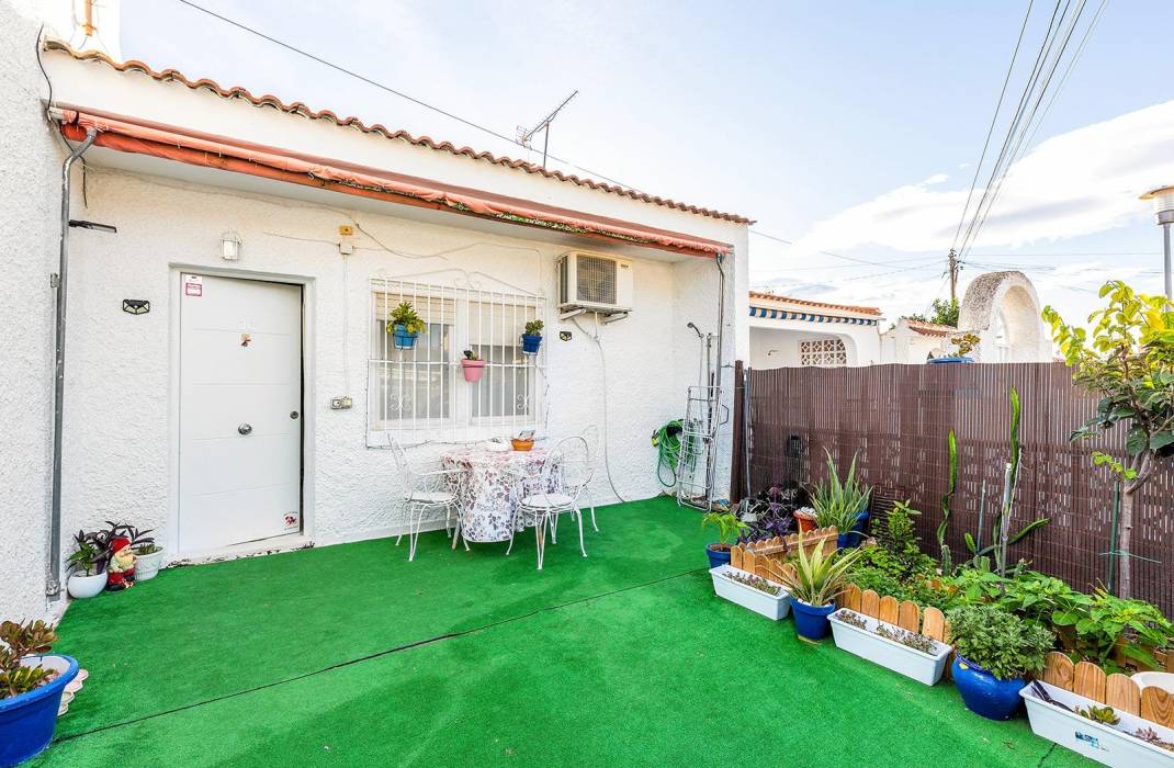 Resale - Bungalow - Torrevieja