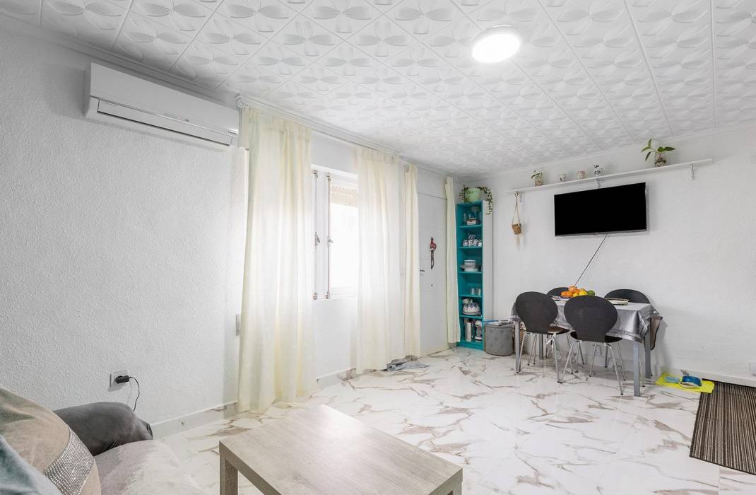 Resale - Bungalow - Torrevieja
