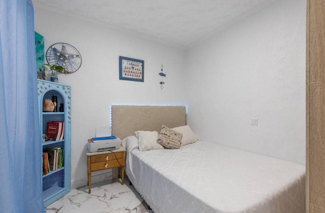 Resale - Bungalow - Torrevieja