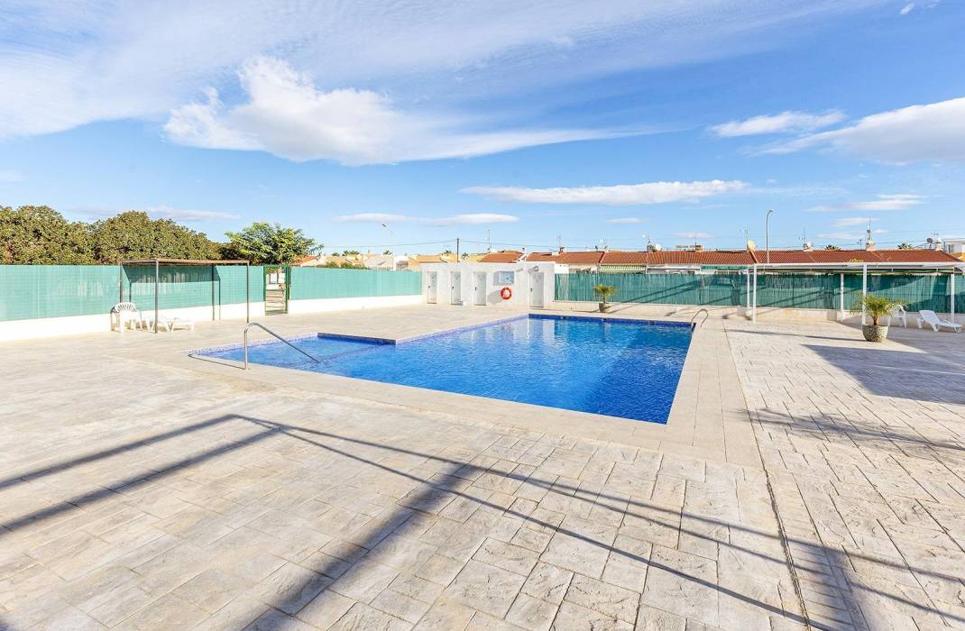 Resale - Bungalow - Torrevieja