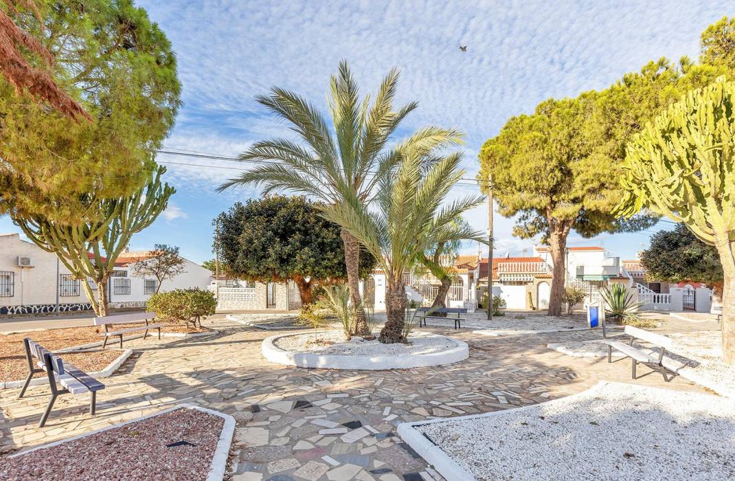 Resale - Bungalow - Torrevieja