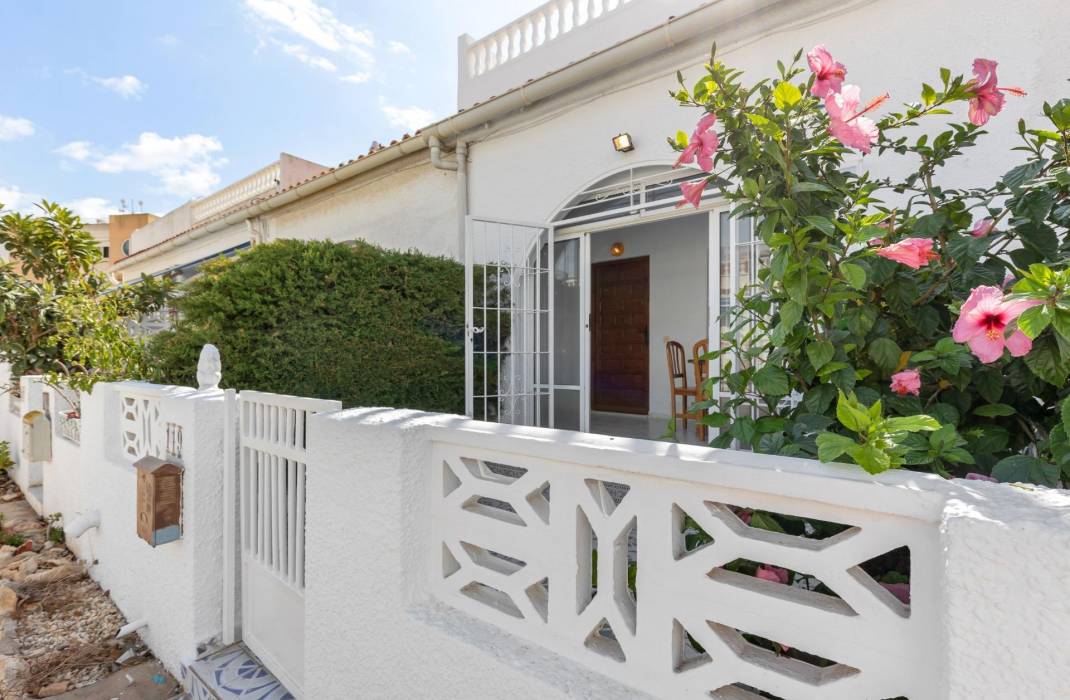 Resale - Bungalow - Torrevieja
