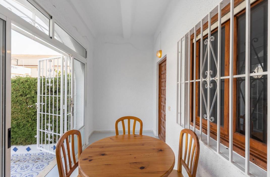 Resale - Bungalow - Torrevieja