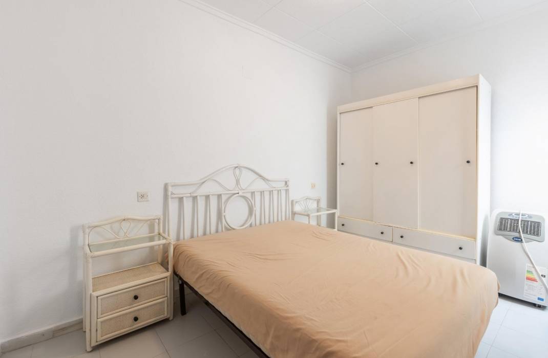 Resale - Bungalow - Torrevieja