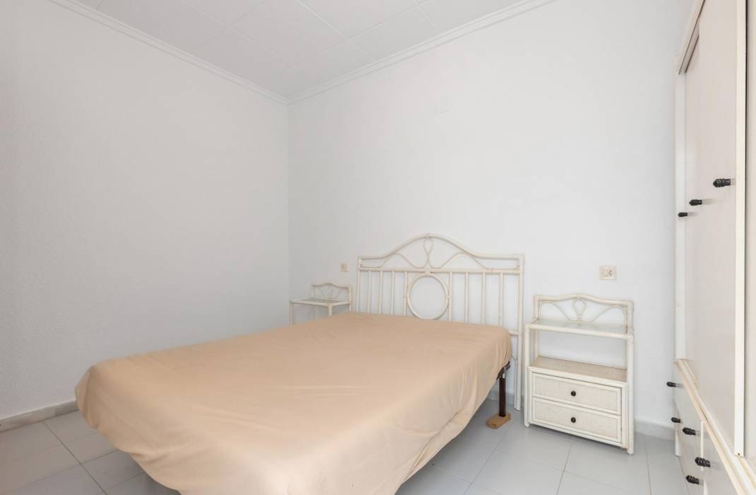 Resale - Bungalow - Torrevieja