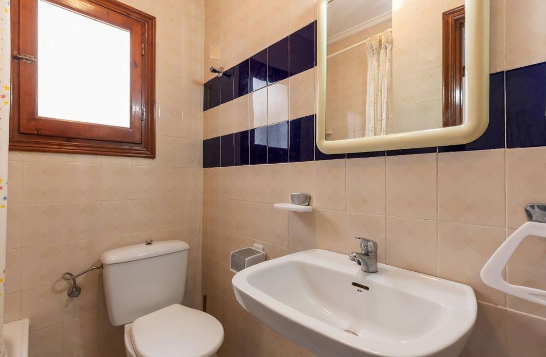 Resale - Bungalow - Torrevieja