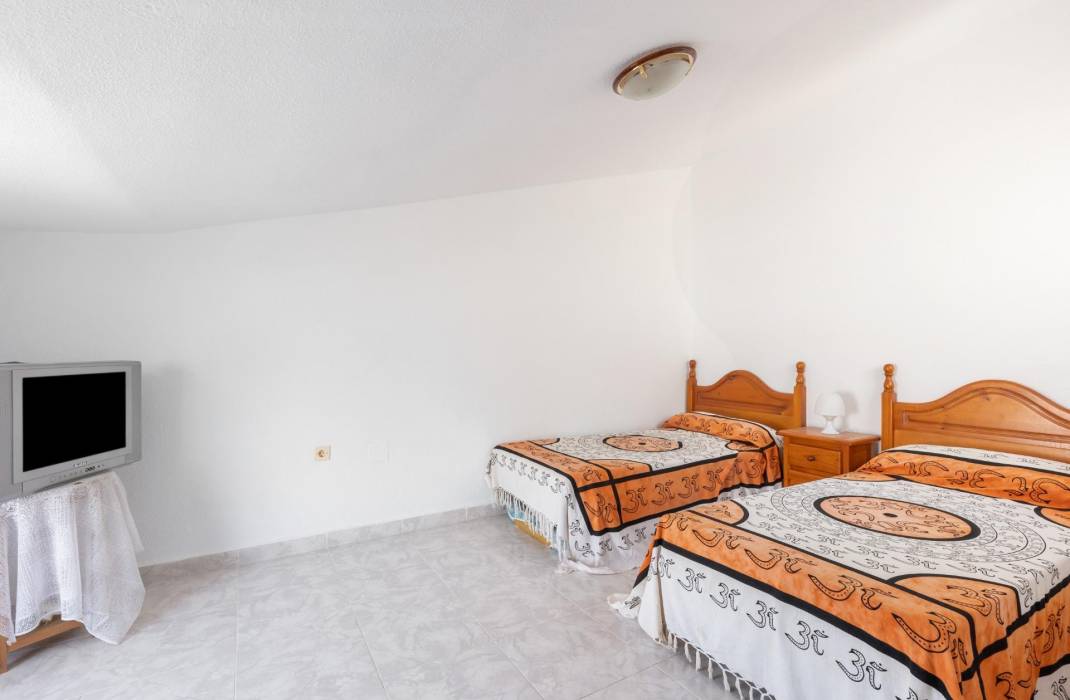 Resale - Bungalow - Torrevieja