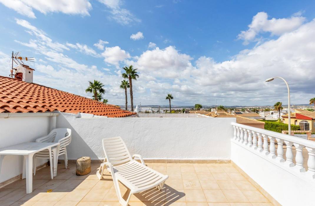 Resale - Bungalow - Torrevieja