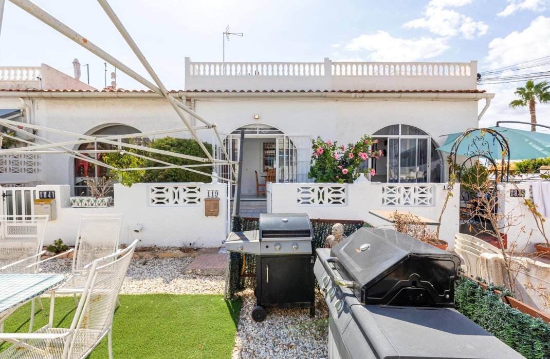 Resale - Bungalow - Torrevieja
