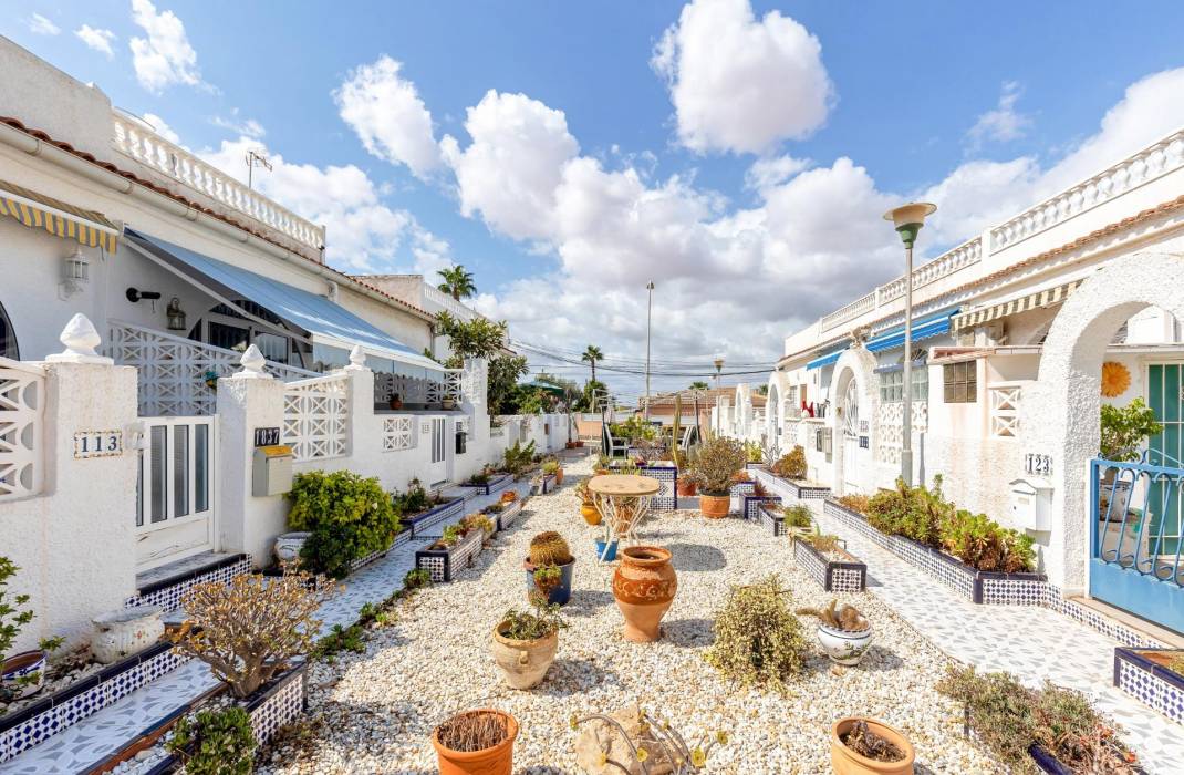 Resale - Bungalow - Torrevieja