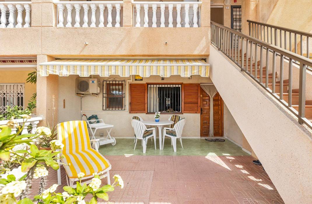 Resale - Bungalow - Torrevieja