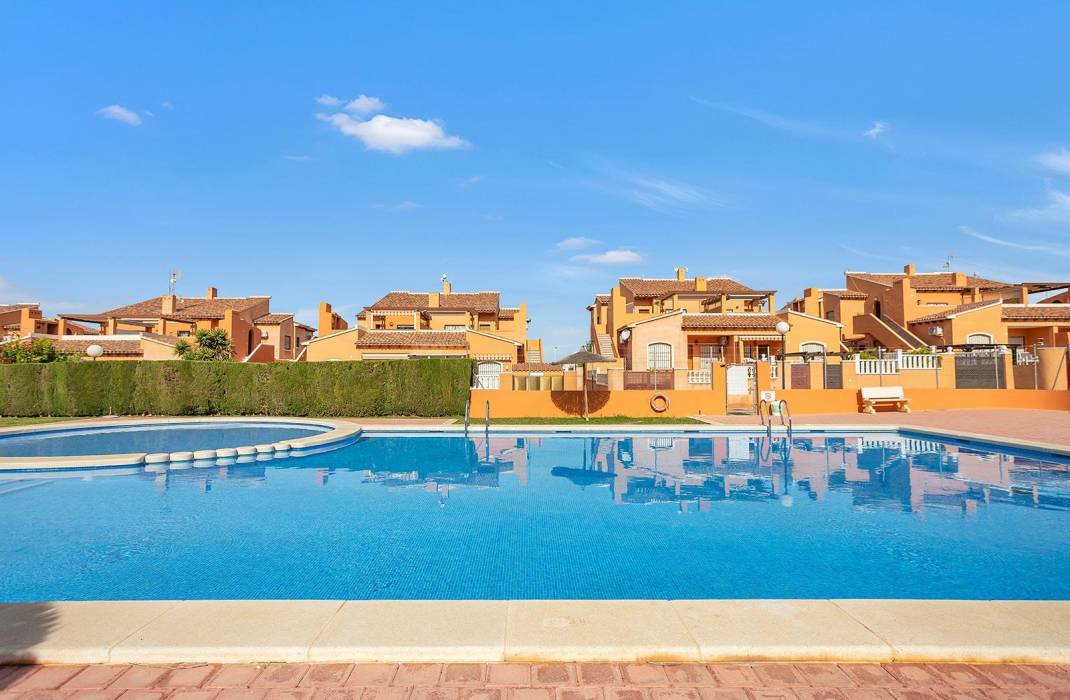 Resale - Bungalow - Torrevieja