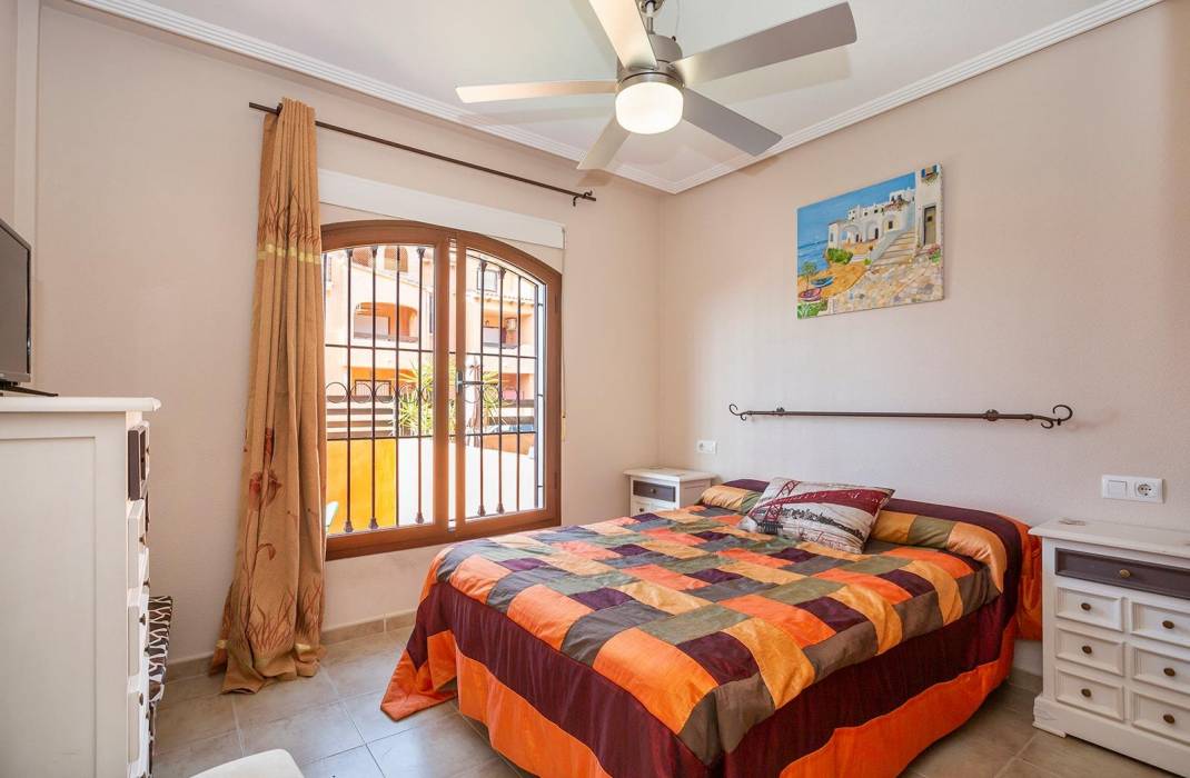 Resale - Bungalow - Torrevieja