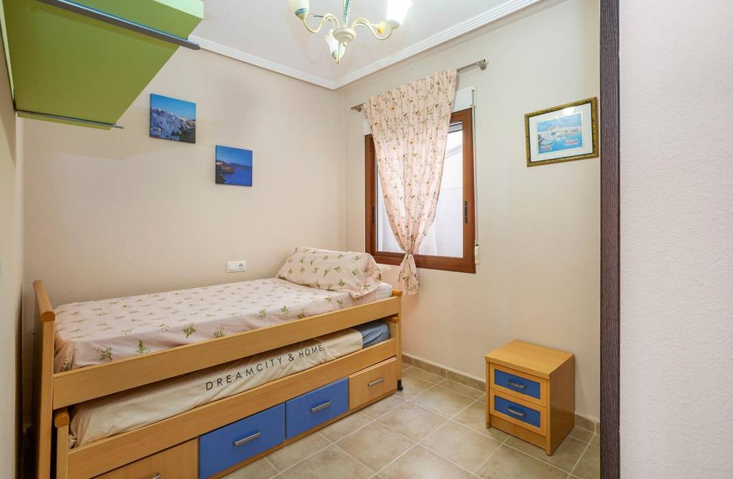 Resale - Bungalow - Torrevieja