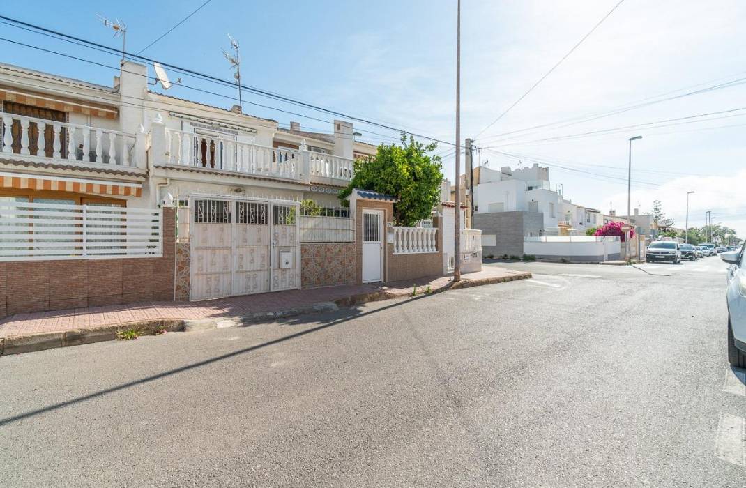 Resale - Bungalow - Torrevieja
