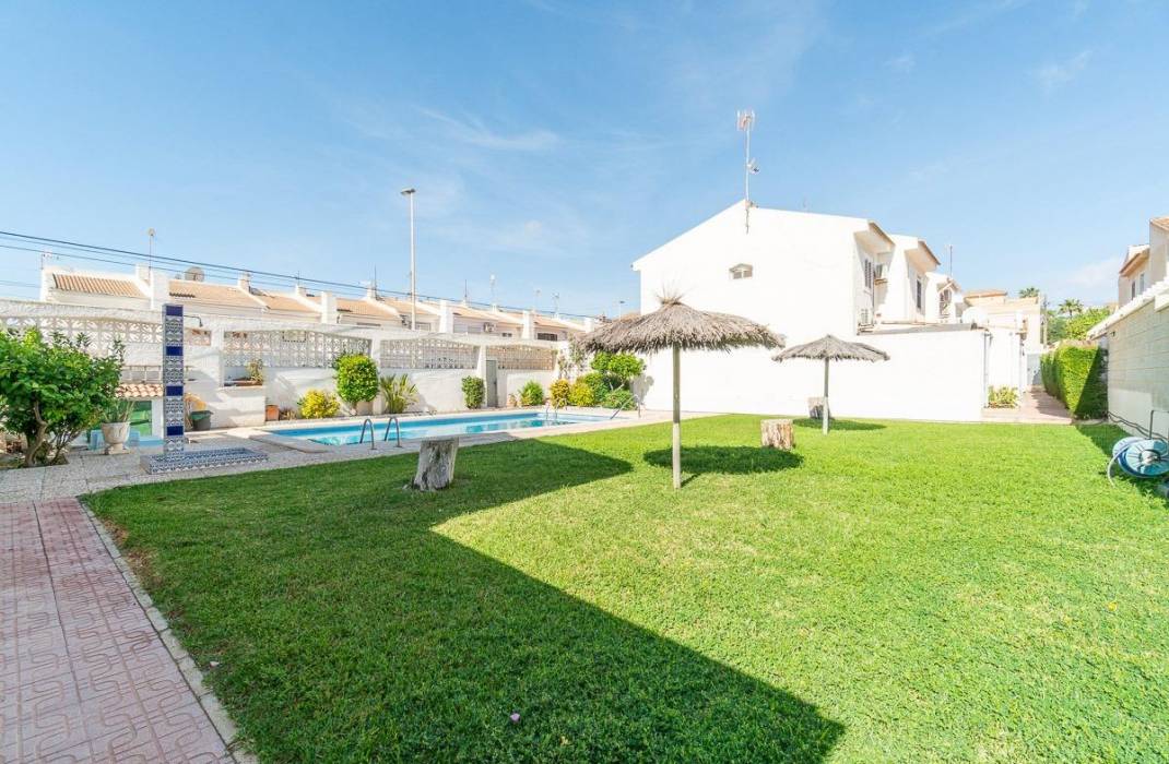Resale - Bungalow - Torrevieja