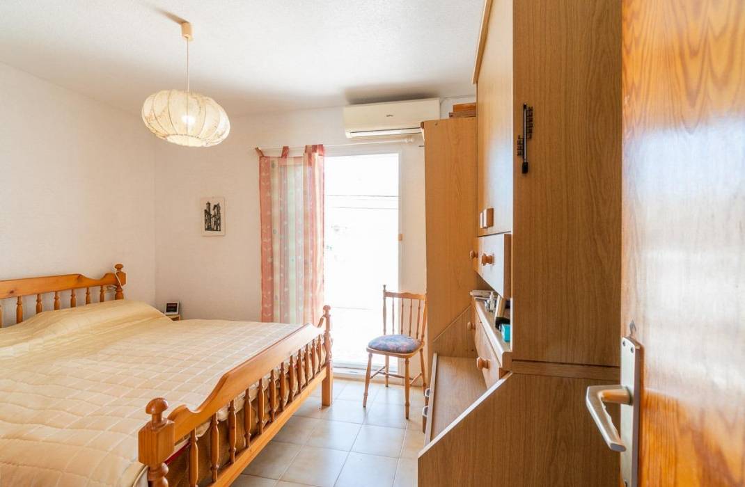 Resale - Bungalow - Torrevieja