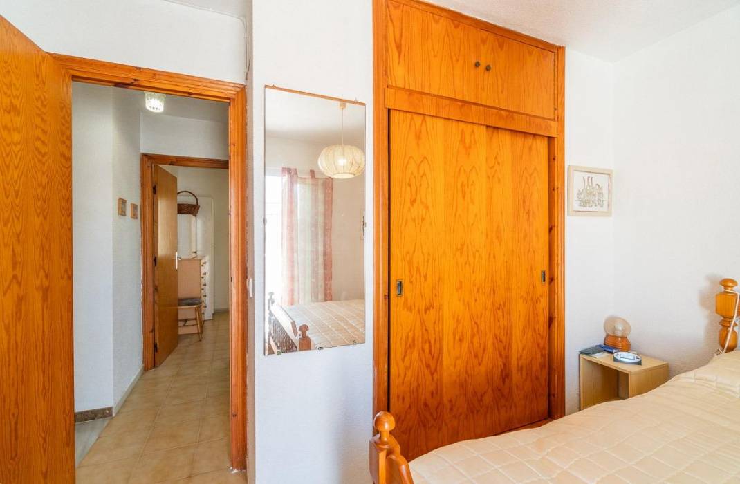 Resale - Bungalow - Torrevieja