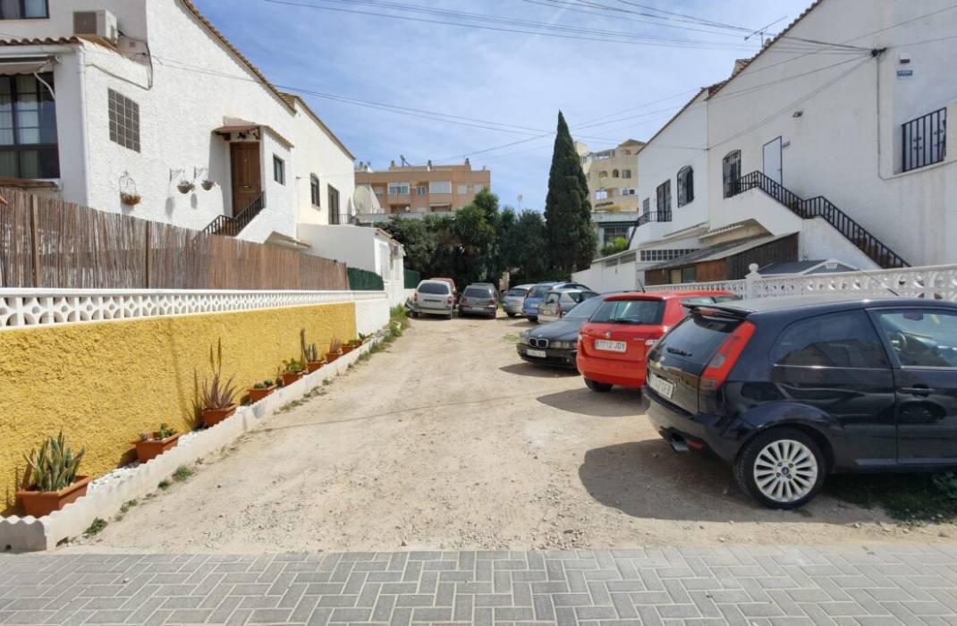 Resale - Bungalow - Torrevieja