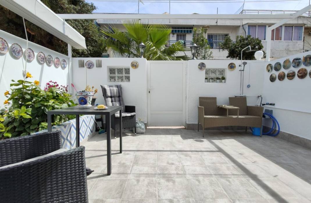 Resale - Bungalow - Torrevieja