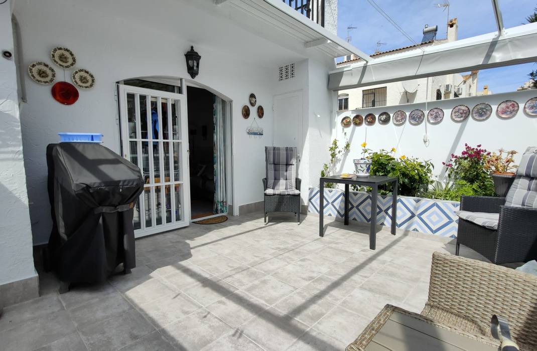 Resale - Bungalow - Torrevieja