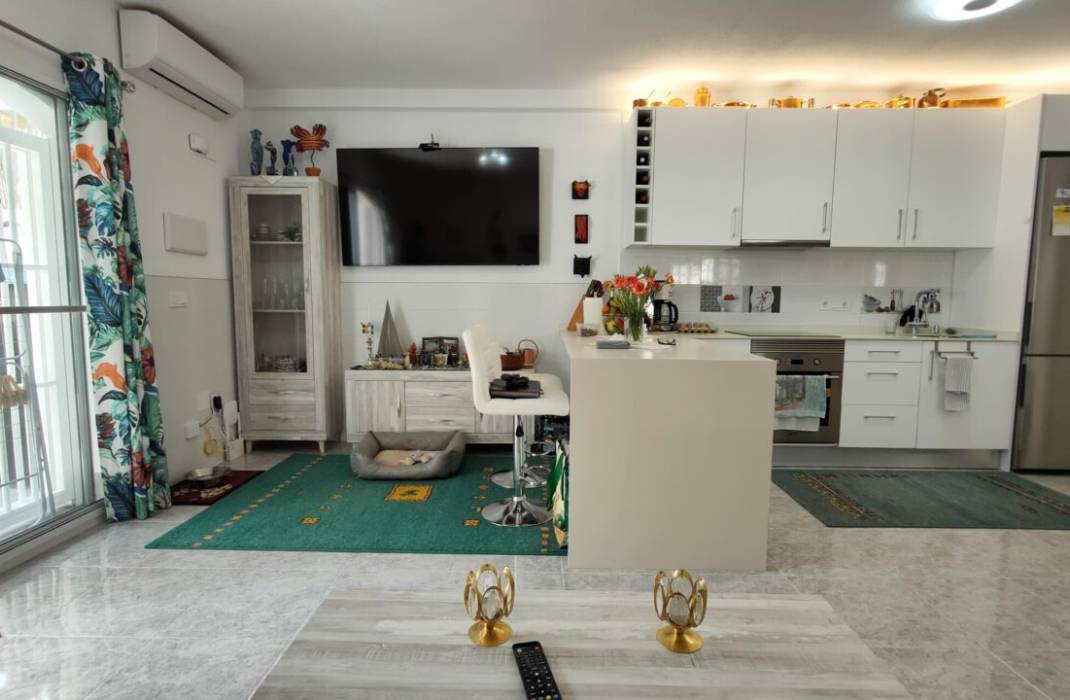 Resale - Bungalow - Torrevieja