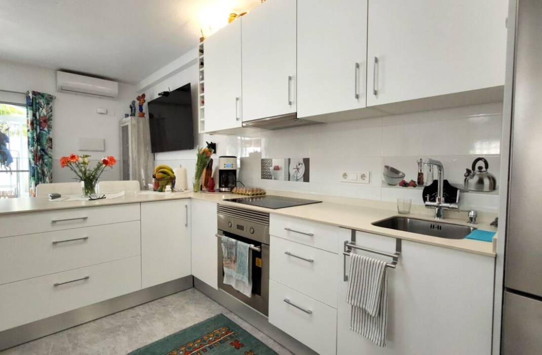 Resale - Bungalow - Torrevieja