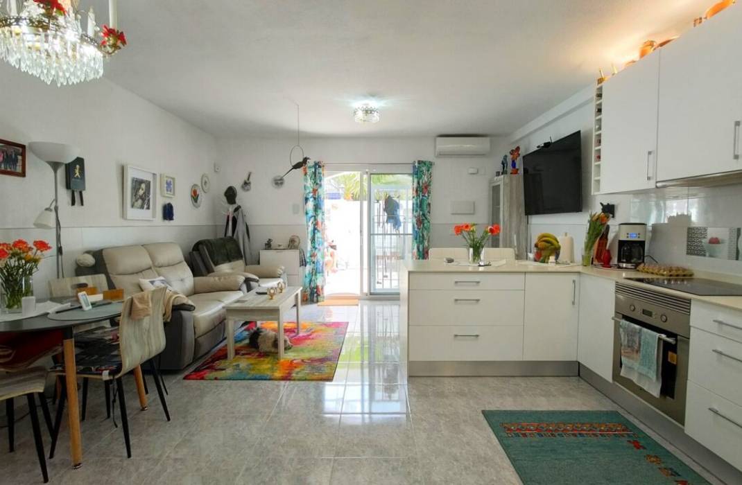 Resale - Bungalow - Torrevieja