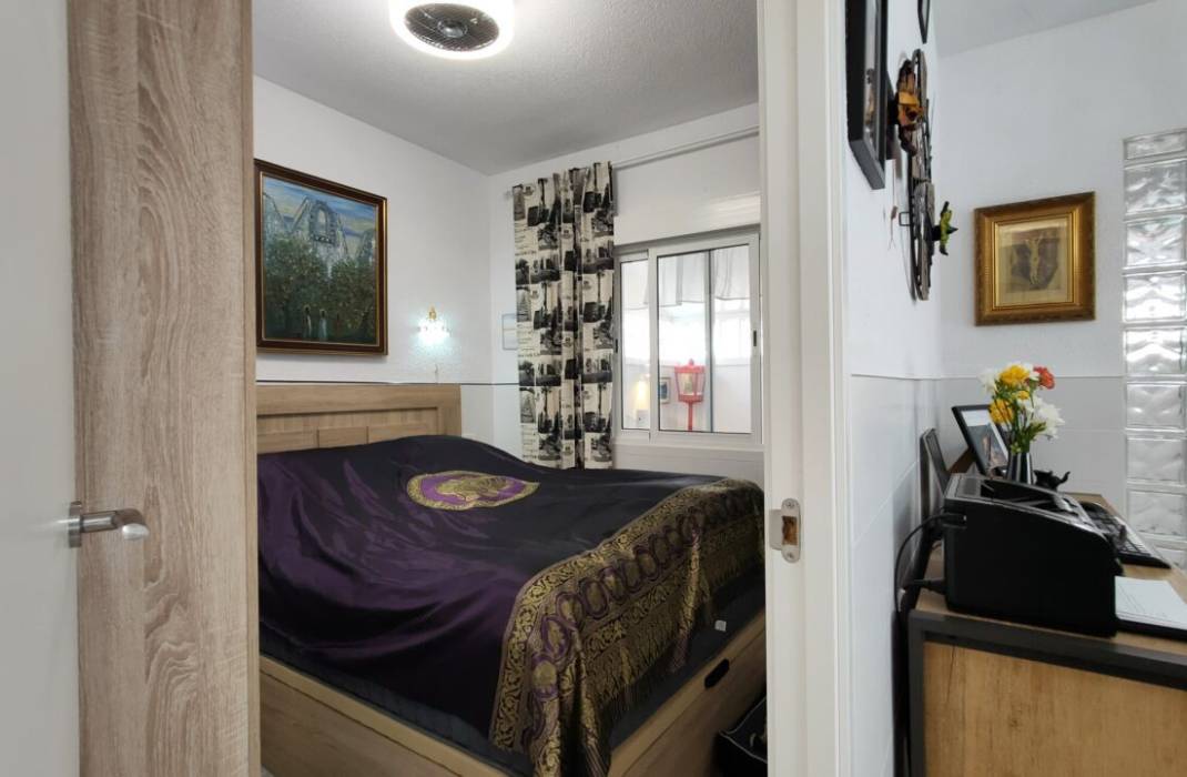 Resale - Bungalow - Torrevieja