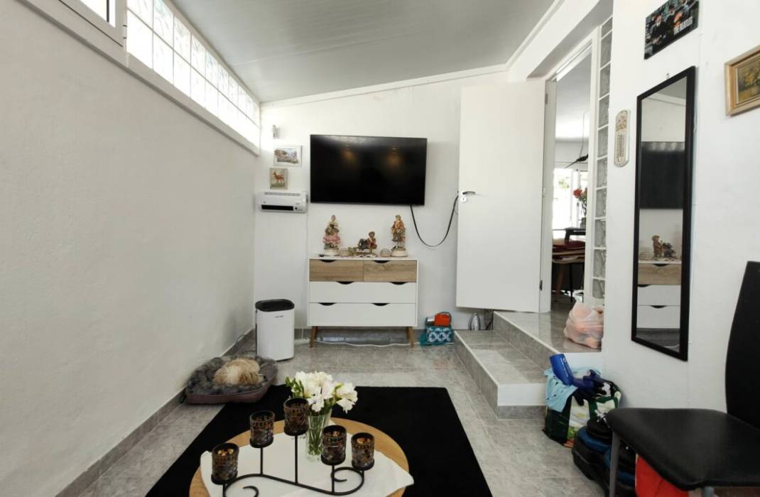 Resale - Bungalow - Torrevieja