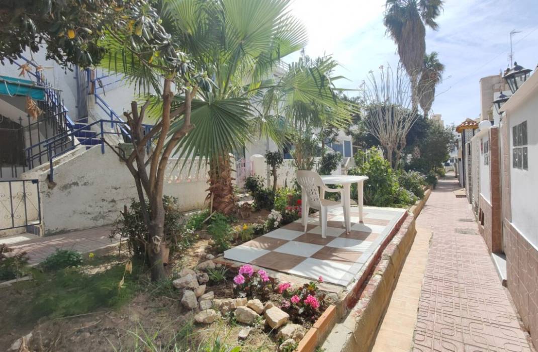 Resale - Bungalow - Torrevieja
