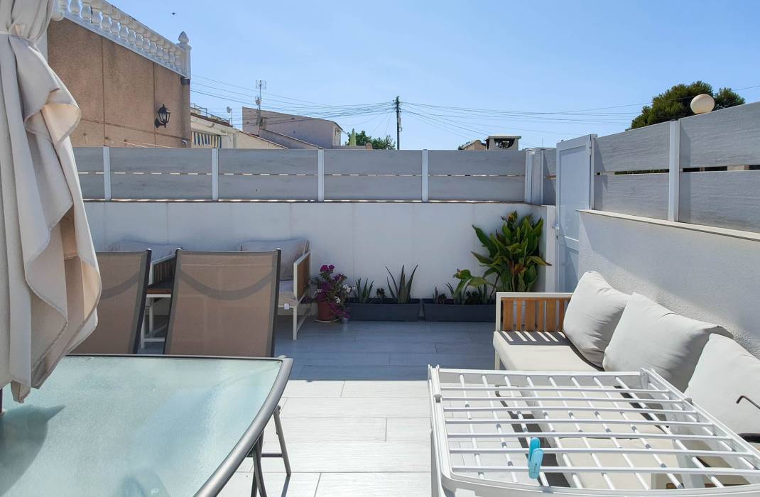 Resale - Bungalow - Torrevieja