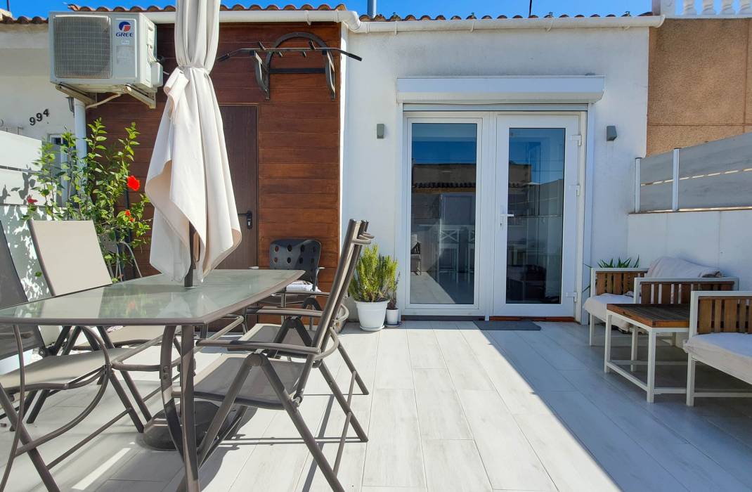 Resale - Bungalow - Torrevieja