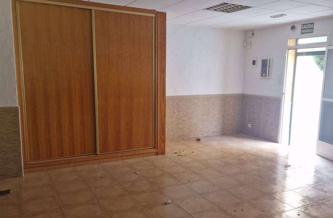 Resale - commercial - Orihuela - Adolfo Calavarana