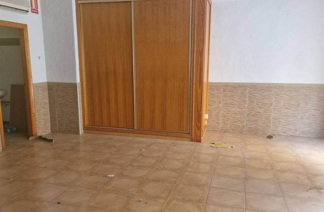 Resale - commercial - Orihuela - Adolfo Calavarana