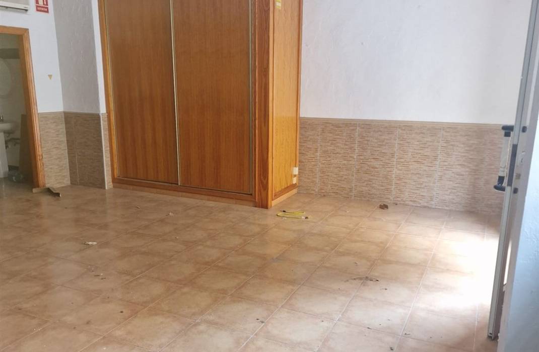 Resale - commercial - Orihuela - Adolfo Calavarana