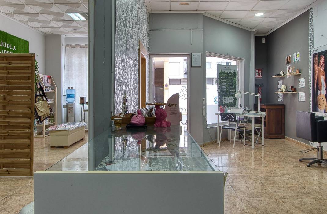 Resale - commercial - Torrevieja