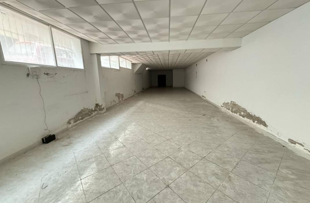 Resale - Commercial Unit - Torrevieja - Centro