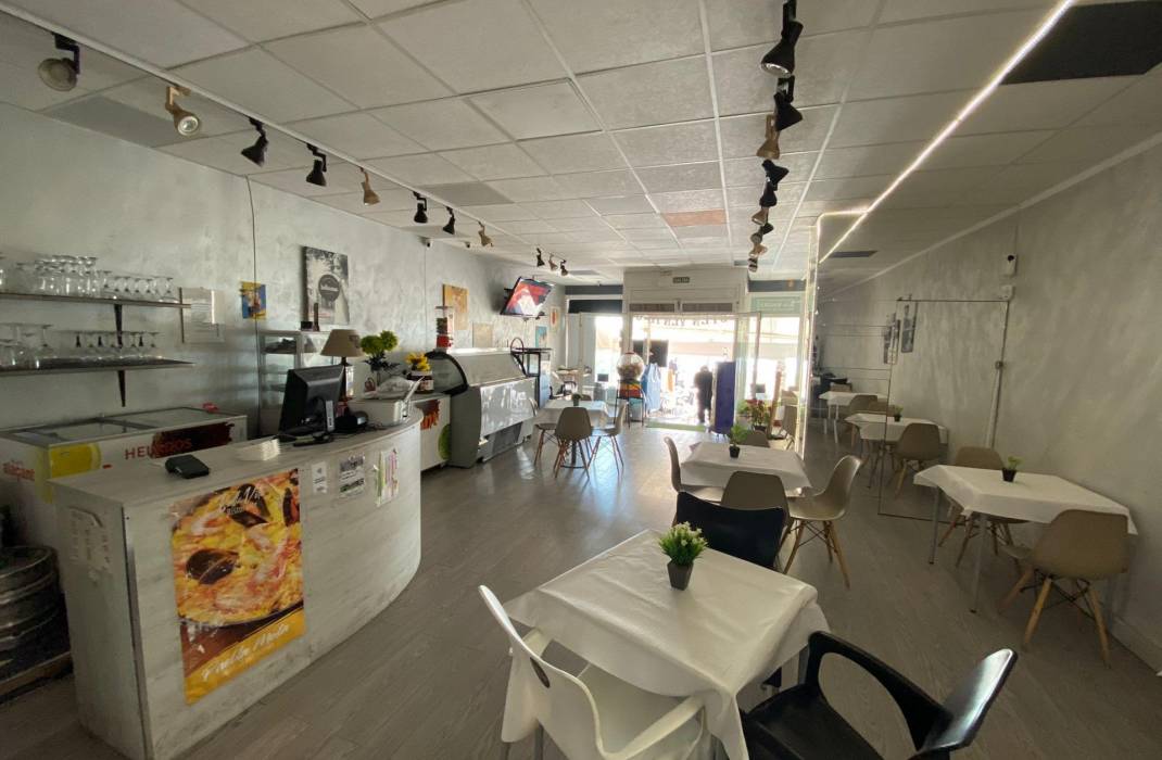 Resale - Commercial Unit - Torrevieja - Playa del cura