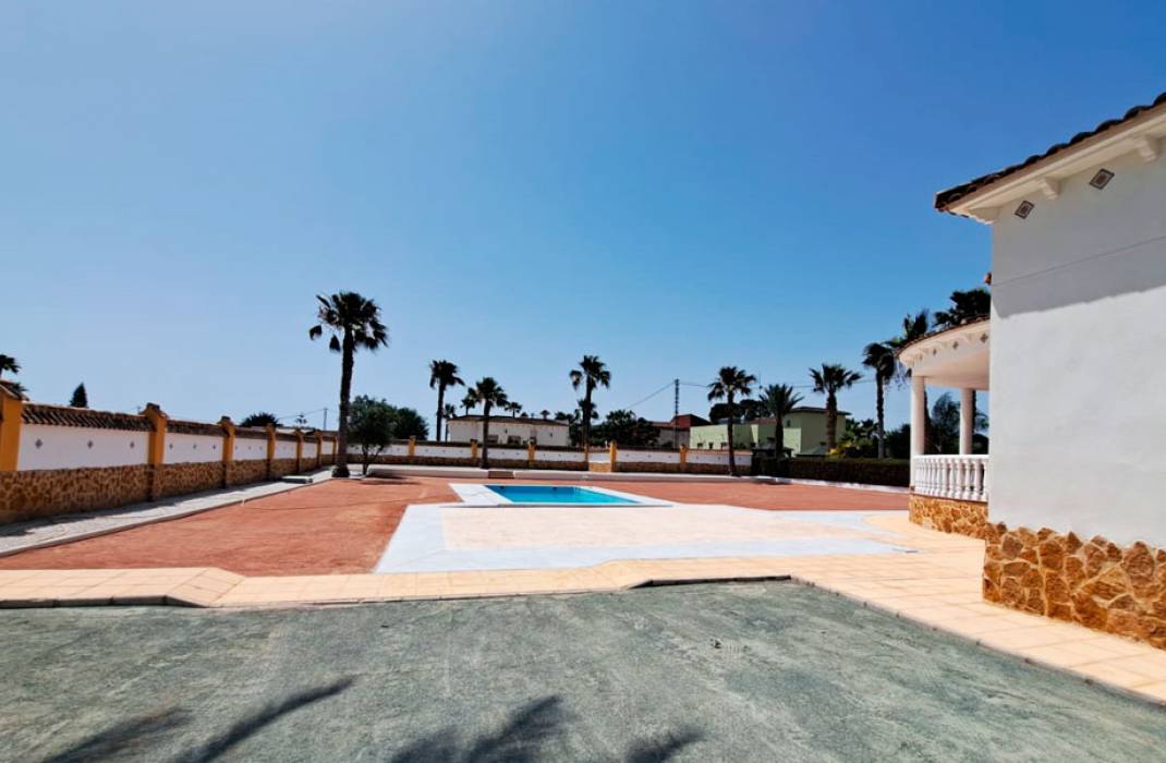 Resale - Country Villa - Catral