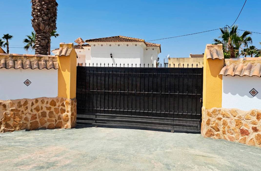 Resale - Country Villa - Catral