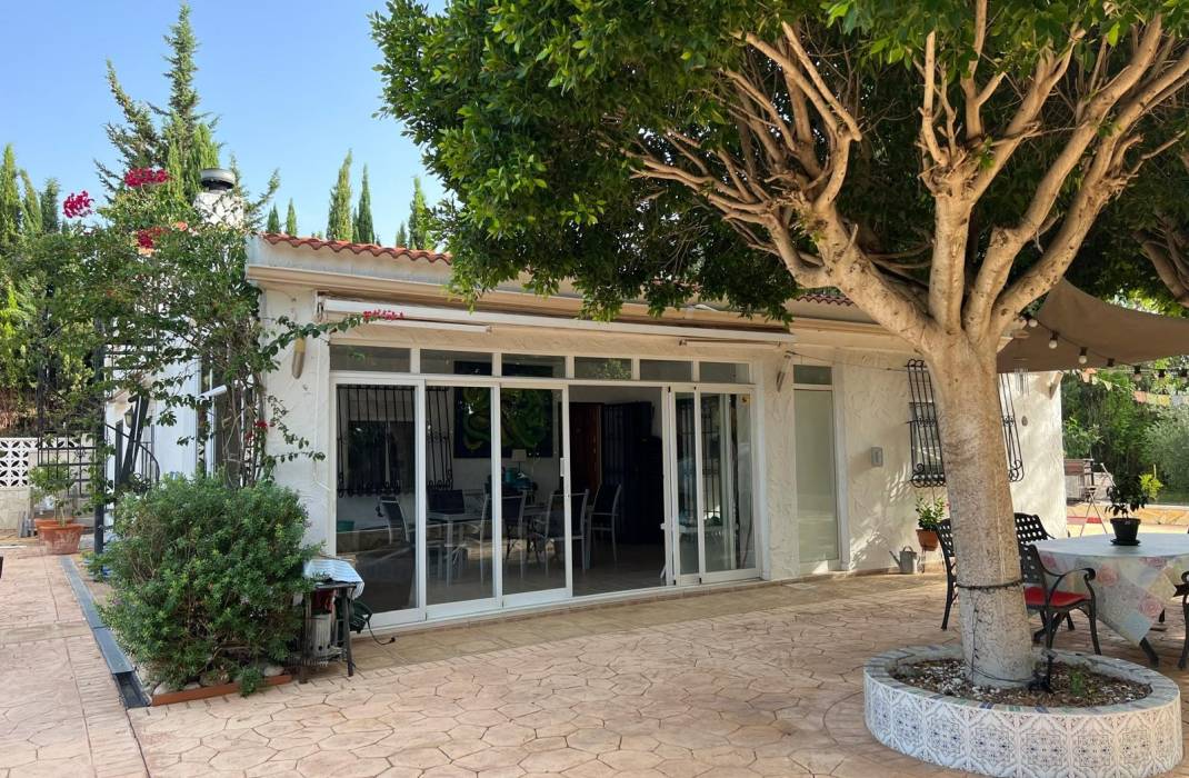 Resale - Country Villa - Crevillente