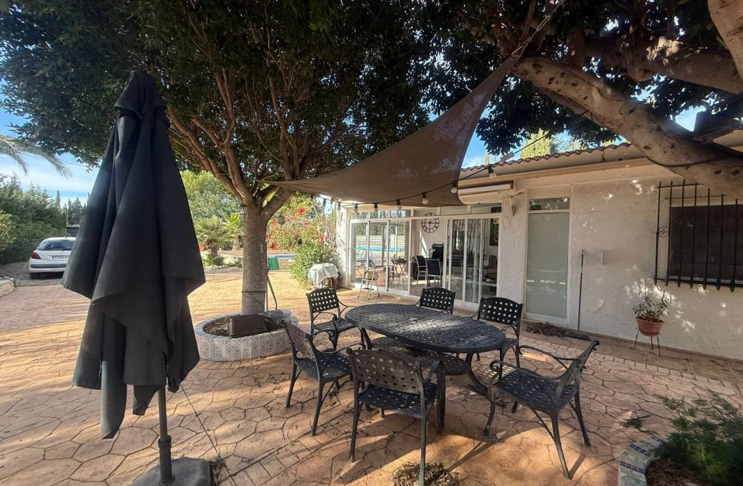 Resale - Country Villa - Crevillente