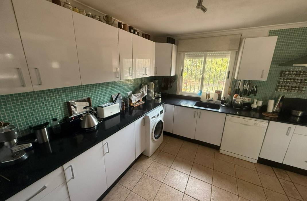 Resale - Country Villa - Crevillente
