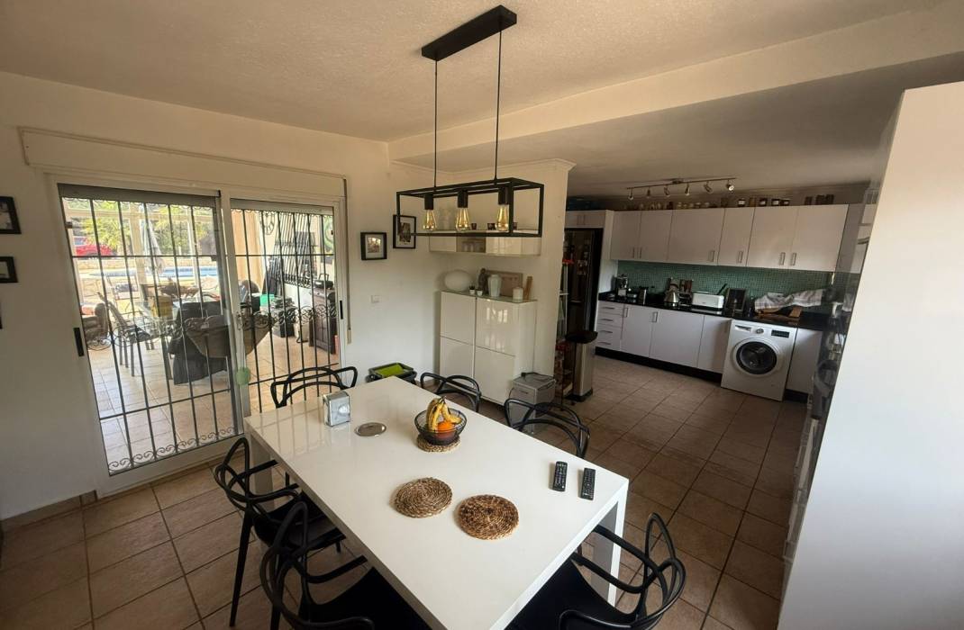 Resale - Country Villa - Crevillente