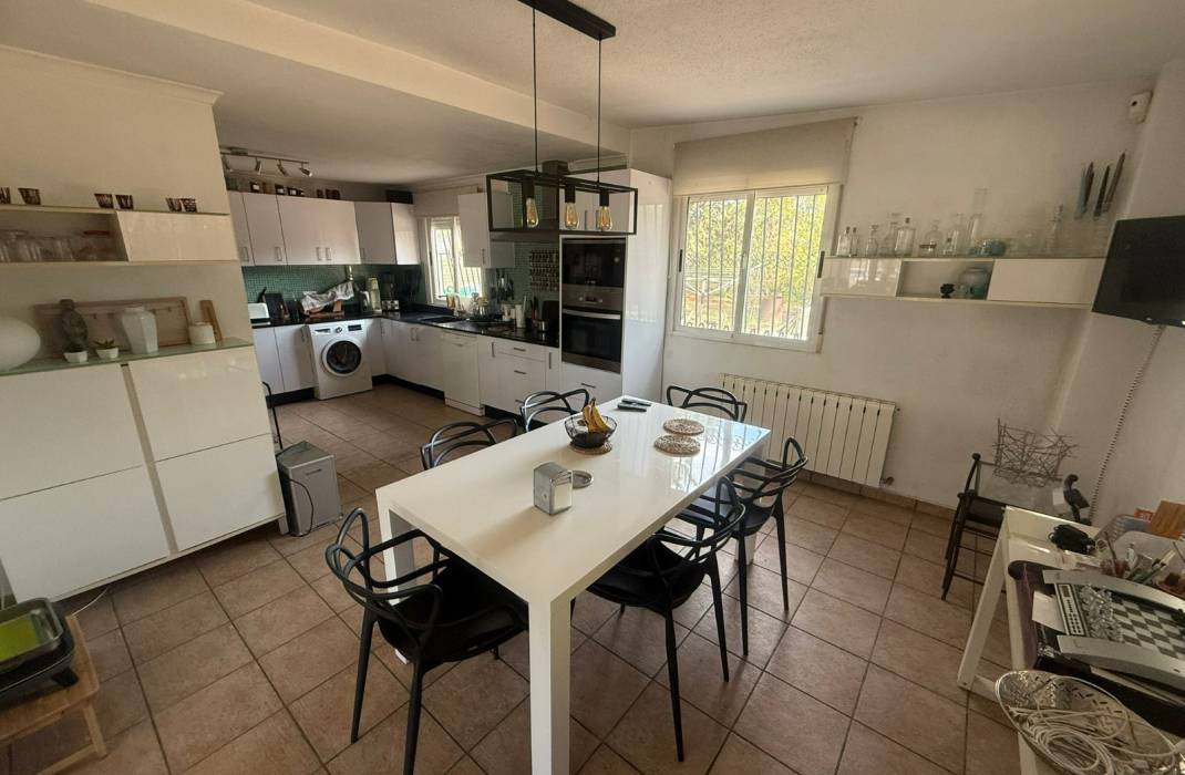 Resale - Country Villa - Crevillente