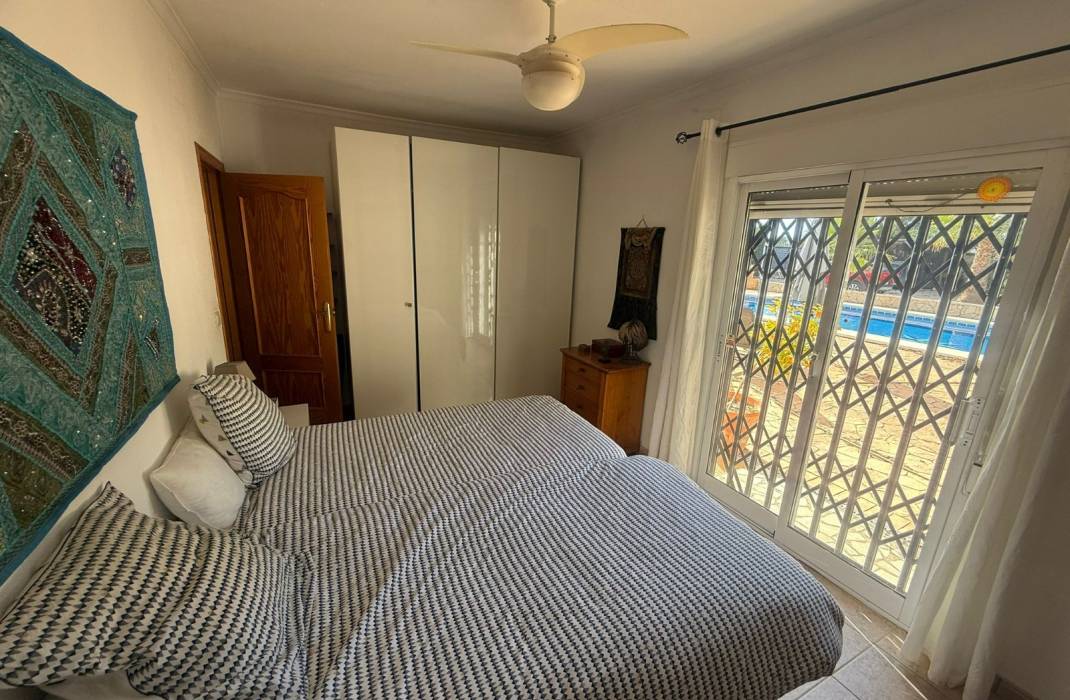 Resale - Country Villa - Crevillente