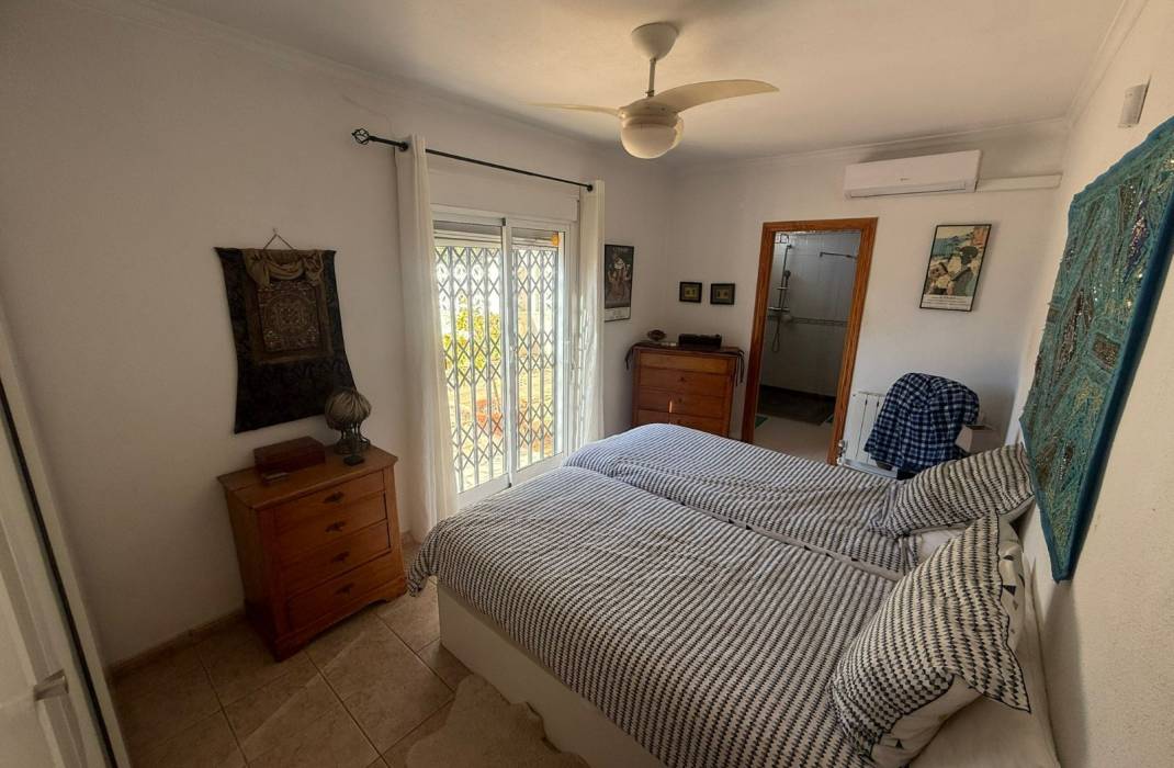 Resale - Country Villa - Crevillente